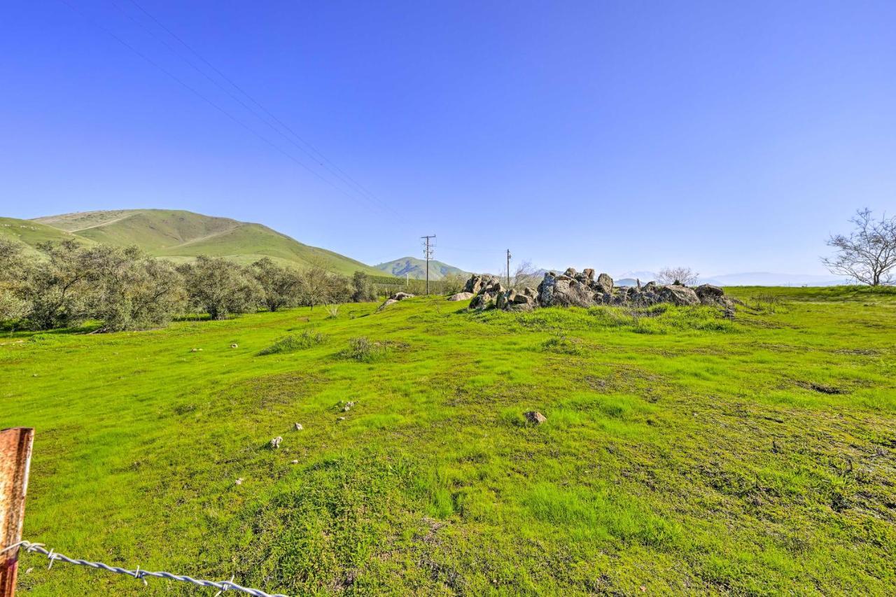 Peaceful Ranch Home With Sierra Nevada Views Woodlake Dış mekan fotoğraf